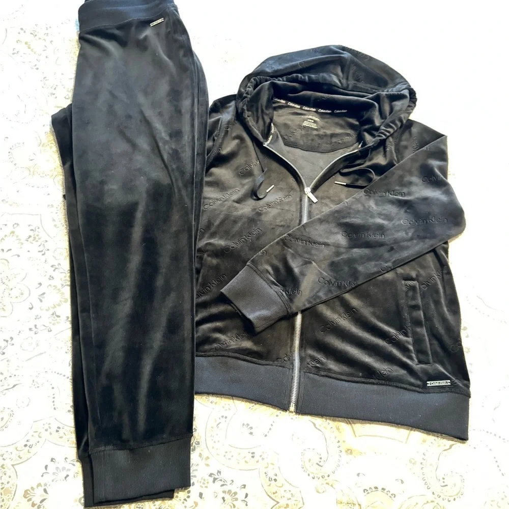 CALVIN KLEIN Black Velour Tracksuit Set. Perfect condition. - Picture 4 of 6